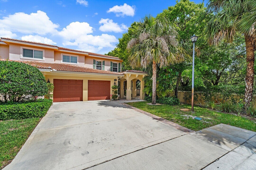 129 White Wing Ln in Jupiter, FL - Building Photo