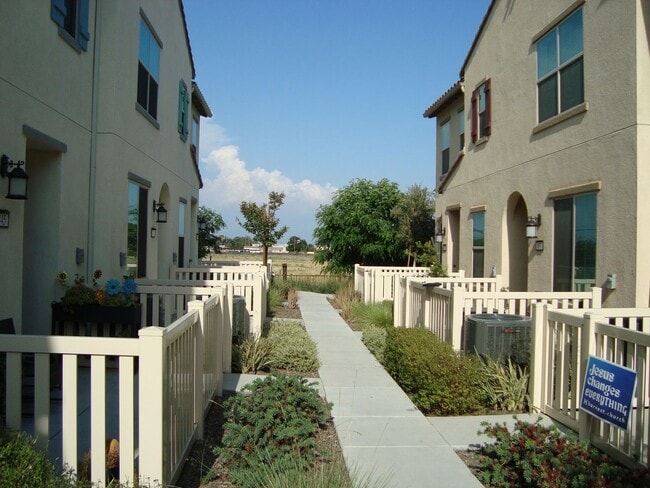 property at 435 N Beechwood Ave