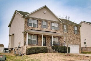 183 Vintage Cir in Hendersonville, TN - Building Photo