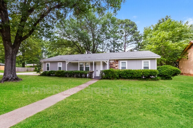 6370 Kinston Park Dr in Memphis, TN - Building Photo - Building Photo
