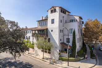 Granada Court in Pasadena, CA - Building Photo - Building Photo