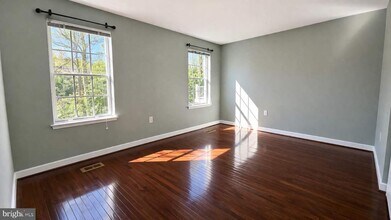 20521 Neerwinder St in Germantown, MD - Building Photo - Building Photo