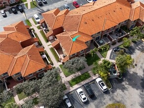 6201 NW 114th Pl in Doral, FL - Building Photo - Building Photo