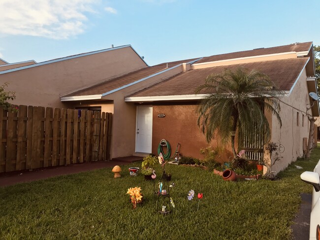 8371 SW 148th Pl