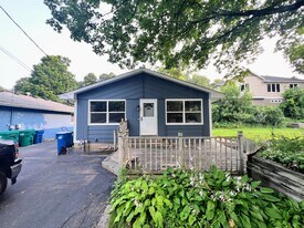 4651 Manchester Rd in Mound, MN - Building Photo