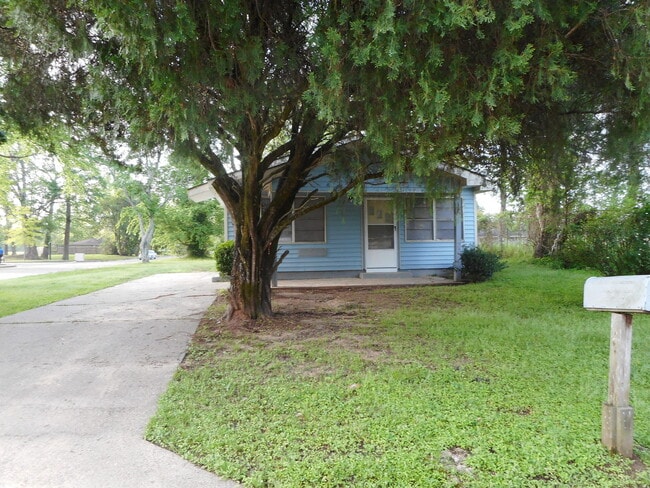 property at 701 Avoyelles Dr