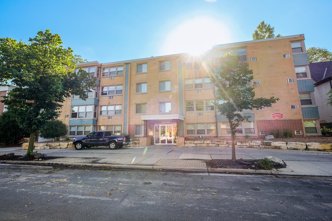 Colfax Terrace in Minneapolis, MN - Foto de edificio