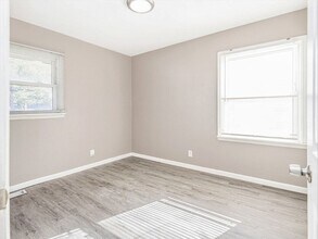215 Midlothian Rd in St. Louis, MO - Building Photo - Building Photo