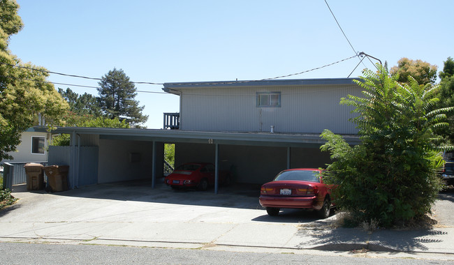 40 Foster St in Martinez, CA - Foto de edificio - Building Photo