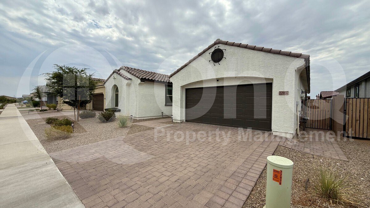 22937 E Poco Calle in Queen Creek, AZ - Foto de edificio