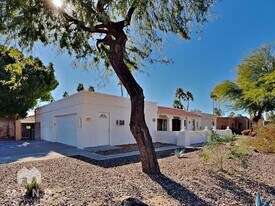 7043 E Hearn Rd in Scottsdale, AZ - Building Photo