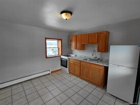 2071 Ulster Ave in Lake Katrine, NY - Building Photo