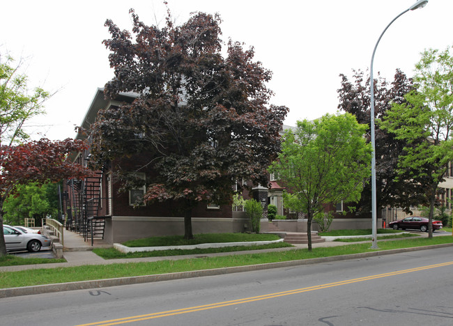 DaVinci Court Apartments in Rochester, NY - Foto de edificio - Building Photo