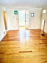 37 Sylvan Ave in Wakefield, MA - Foto de edificio - Building Photo