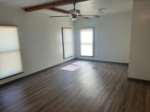 200 S Elgin Ave in Portales, NM - Foto de edificio - Building Photo