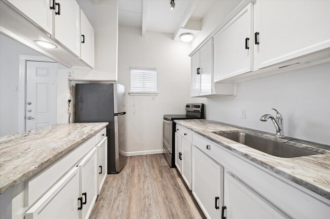 216 Marshall St in Houston, TX - Building Photo - Building Photo