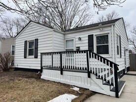 2524 57th St in Des Moines, IA - Building Photo