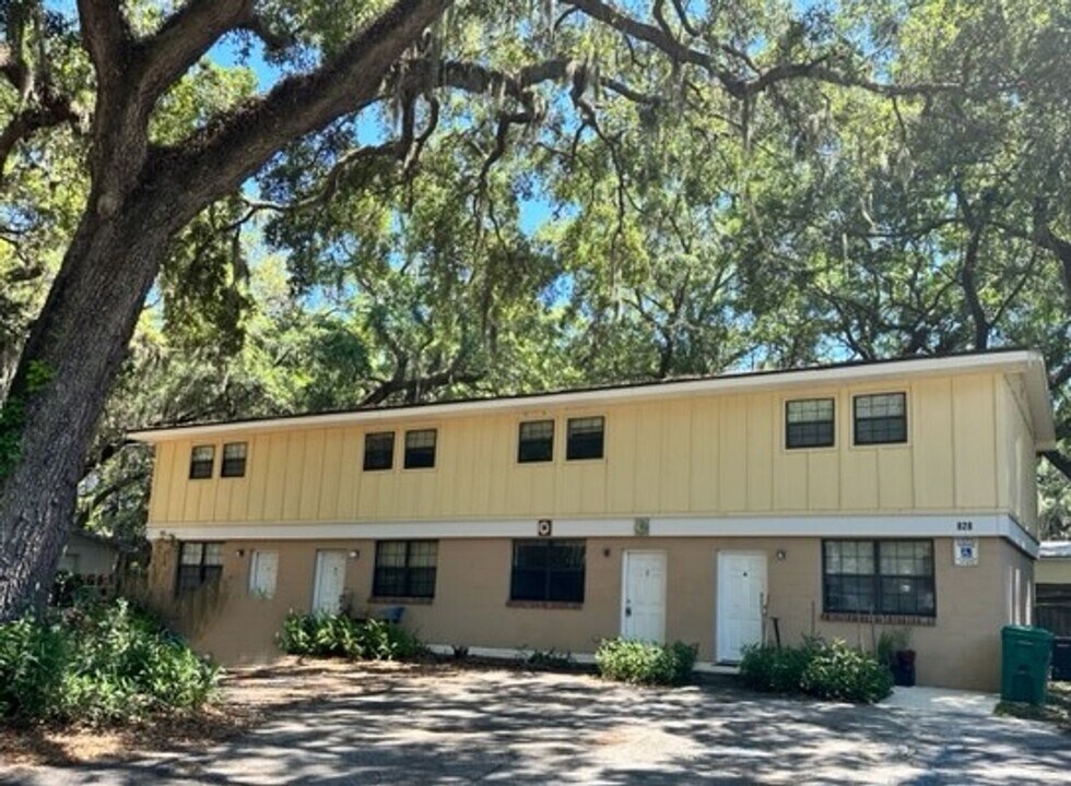 828 Nottingham Dr in Fernandina Beach, FL - Building Photo