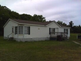 116 Porter Cir in Savoy, TX - Building Photo