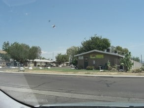 Welcome to Desert Green! in Phoenix, AZ - Foto de edificio - Building Photo