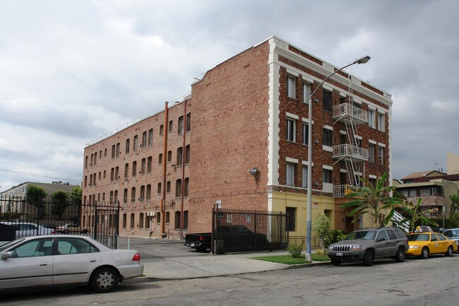 Natural Light Studio in Koreatown - Utilit in Los Angeles, CA - Building Photo - Building Photo