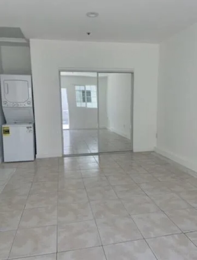 713 Milford St in Glendale, CA - Building Photo - Building Photo