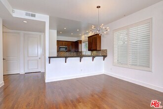 11851 Laurelwood Dr in Los Angeles, CA - Building Photo - Building Photo