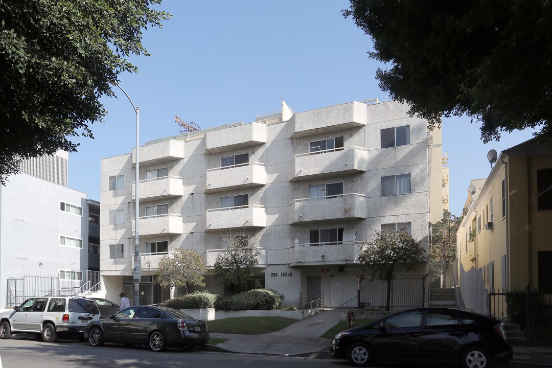 Garden Irolo Apartments in Los Angeles, CA - Building Photo