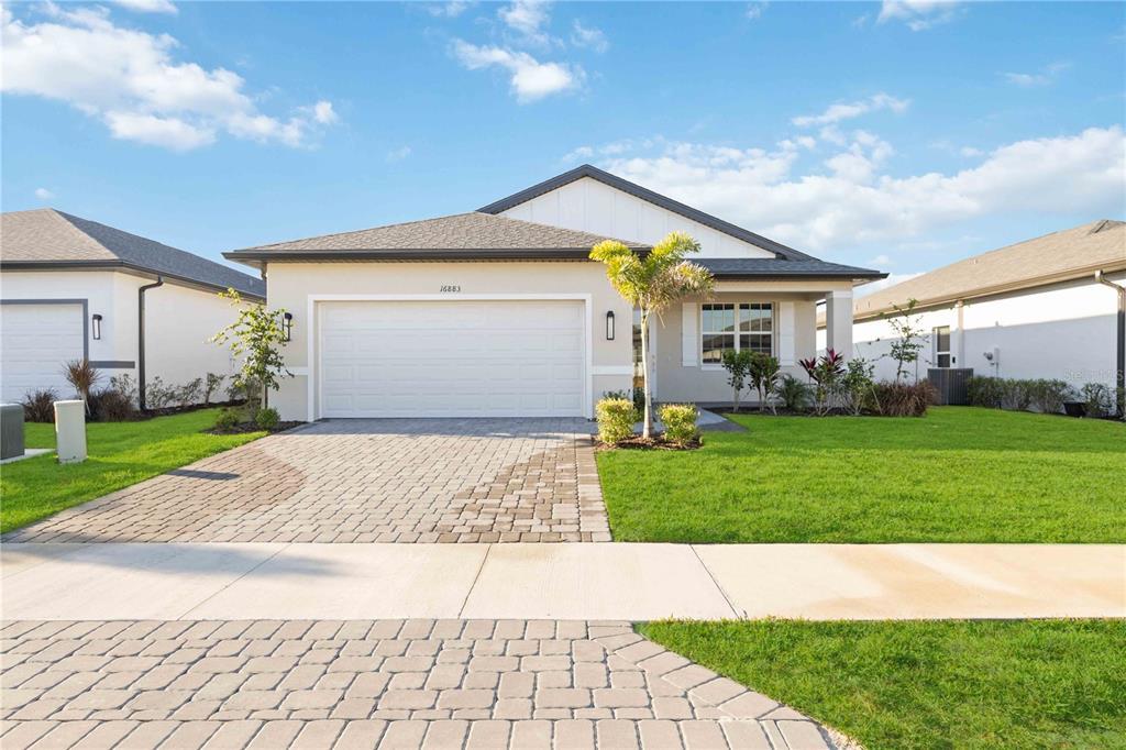 16883 Lazzo Dr in Port Charlotte, FL - Building Photo