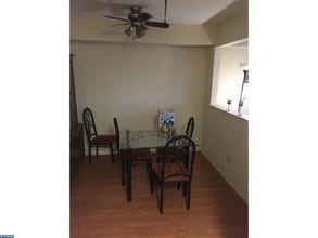 1018 Gum Pl, Unit B in Huntingdon Valley, PA - Foto de edificio - Building Photo