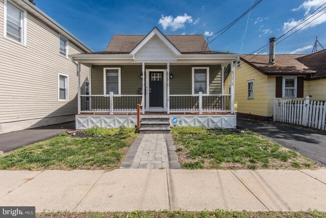 property at 14 Elizabeth St
