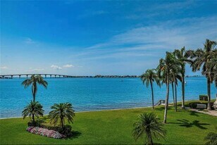 6287 Bahia Del Mar Cir N in St. Petersburg, FL - Building Photo