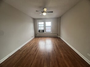 426 W Belmont Ave in Chicago, IL - Building Photo - Building Photo