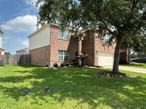 2205 Mossey Creek Dr in Deer Park, TX - Building Photo - Building Photo