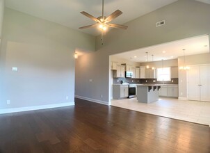 1308 Apple Blossom Rd in Clarksville, TN - Building Photo - Building Photo