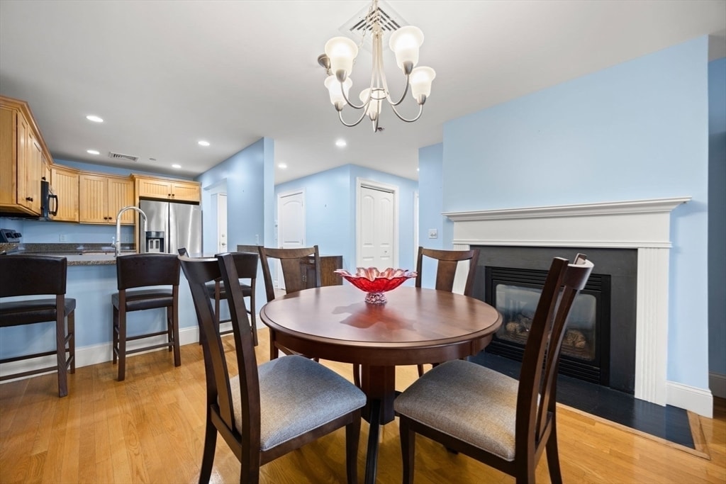 18 Division St in Saratoga Springs, NY - Building Photo