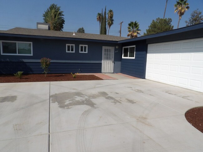 property at 3718 W Cambridge Ave
