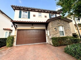 5210 Golden Eagle Ter in Davie, FL - Building Photo