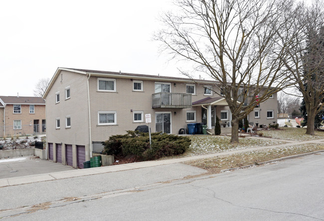 168 Applewood Cres in Guelph, ON - Building Photo - Primary Photo