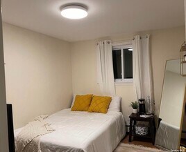 270 W Pine St-Unit -lower in Long Beach, NY - Building Photo - Building Photo