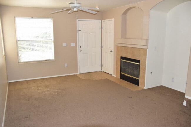 8148 Finch Feather St in Las Vegas, NV - Building Photo - Building Photo