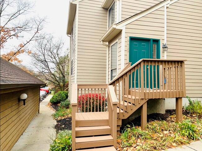 9412 Hunters Creek Dr in Blue Ash, OH - Building Photo - Building Photo