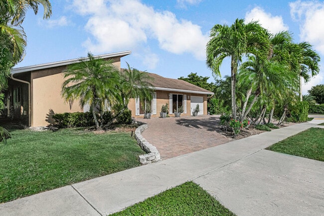 6255 Timberlakes Way in Delray Beach, FL - Building Photo - Building Photo