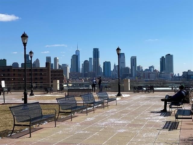 4 Beacon Way in Jersey City, NJ - Building Photo - Building Photo