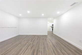 2355 NW 99th Terrace in Miami, FL - Building Photo - Building Photo