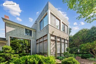 69 High St in Sag Harbor, NY - Foto de edificio - Building Photo
