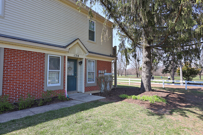 120 Inverness Ct in Elk Grove Village, IL - Building Photo - Building Photo