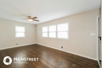 13113 E 44th Terrace S in Independence, MO - Foto de edificio - Building Photo