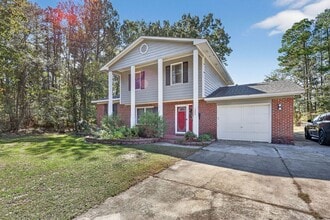 1040 Rim Rd in Fayetteville, NC - Building Photo - Building Photo