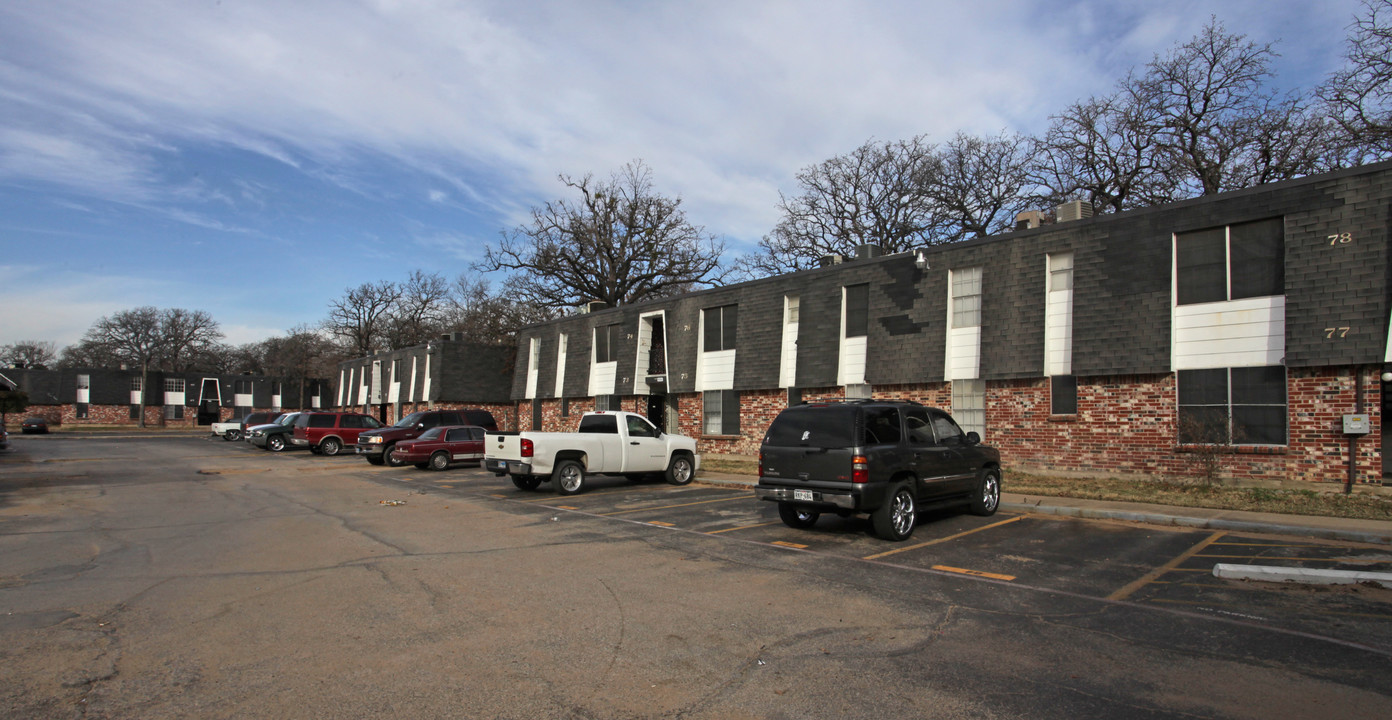 Springdale Apartments in Haltom City, TX - Building Photo